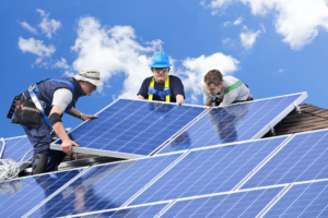 Como evitar riscos de acidentes na instalação de energia solar?